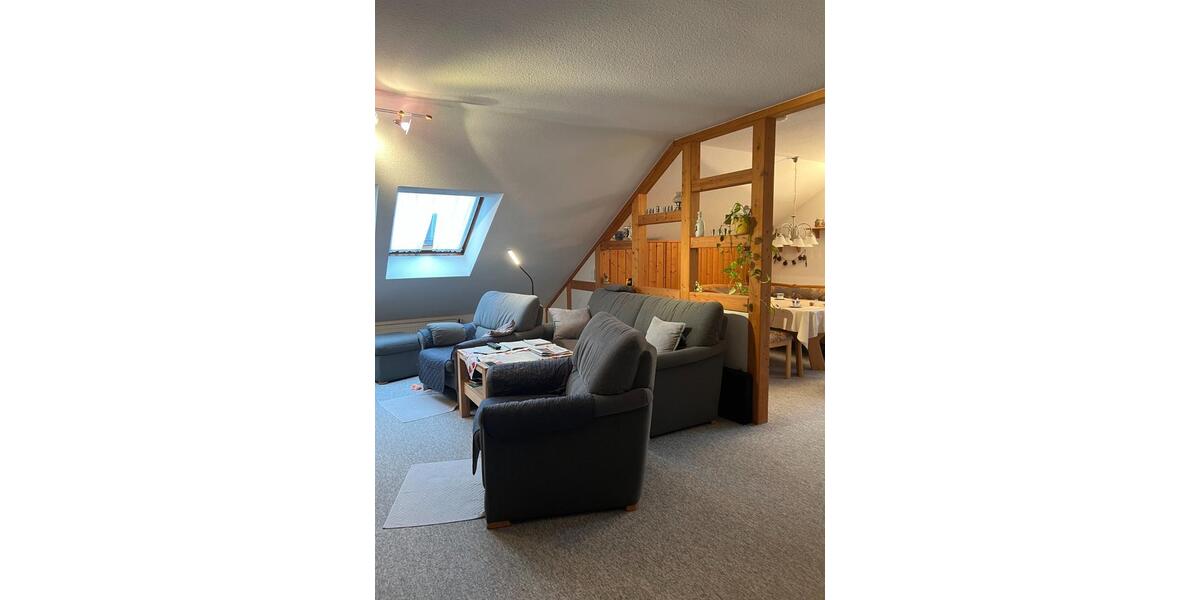 Attraktive 2-Zimmer Dachgeschoss Wohnung in Großenseebach 2 zimmer