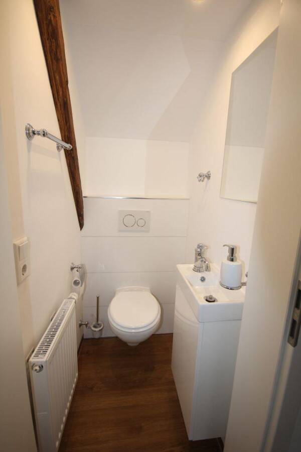 Außergewöhnliche, hochwertig ausgebaute 4-Zimmer-Galerie-Wohnung, ca. 150 m² Wohn- Nutzfläche, niedrige Nebenkosten