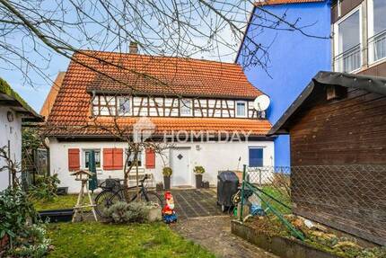 Schönes Bauernhaus mit 6 Zimmern und Garage in sehr guter Lage