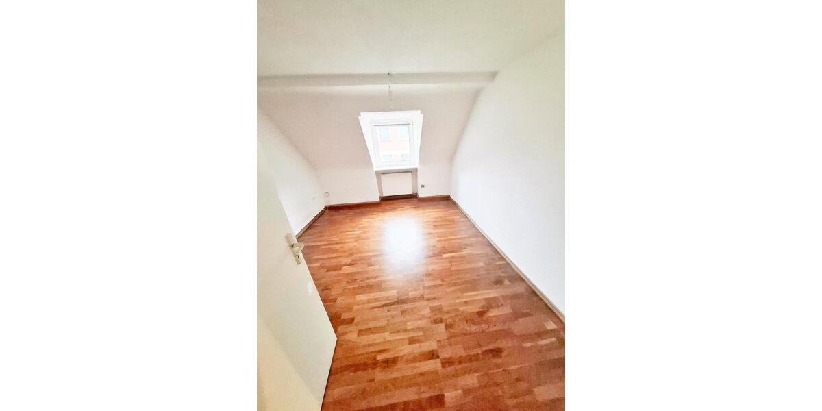 Dachgeschoßwohnung Nürnberg Rabus - 3.5 Zimmer, 79 m&sup2;, 800&euro; | Angebot:25158101