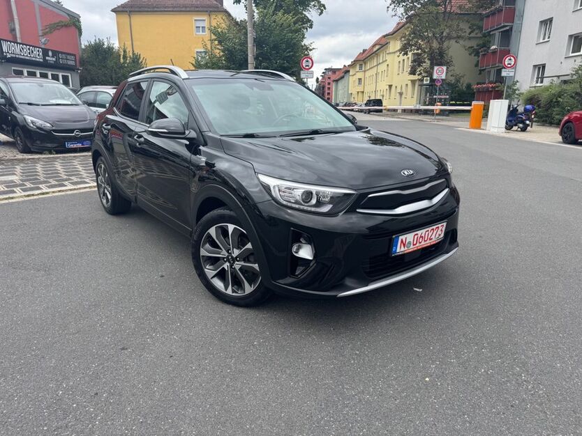 Kia Stonic 50.000 km 13.950 € Nürnberg 90431