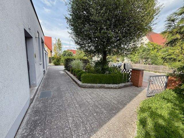 Doppelhaushälfte Neuendettelsau - 5 Zimmer, 173 m&sup2;, 520.000&euro; | Angebot:23969408