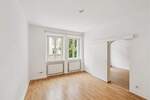 Nordstadt & mit Balkon! Freie und helle 3,5-Zimmer-Wohnung im 3.OG, neue Böden & Bad! Ruhige und zentrale Lage