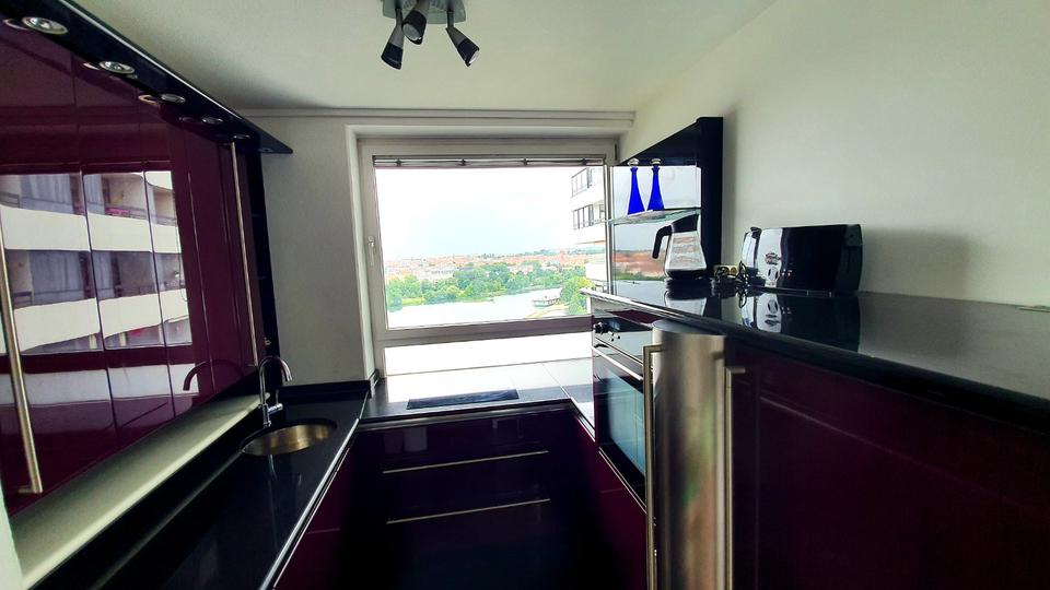 Traumhafte 4 Zimmerwohnung im 14. OG mit Blick über Wöhrder See 4 zimmer