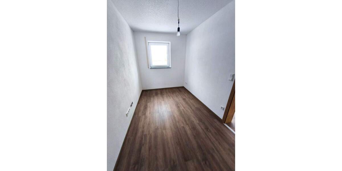 Einfamilienhaus Igensdorf Pettensiedel - 1 Zimmer, 240 m&sup2;, 2.200&euro; | Angebot:25770176