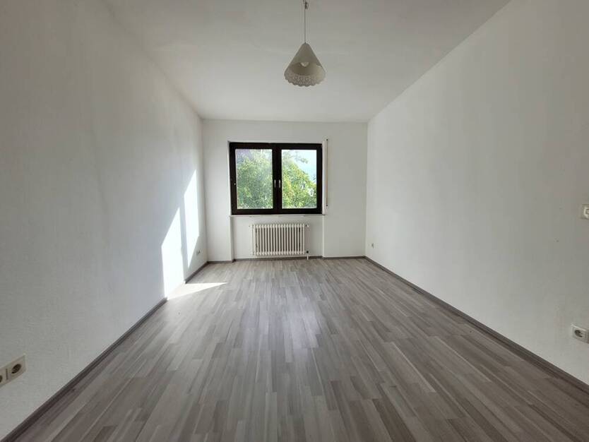*** Wohnen in BESTLAGE *** Charmantes Reihenmittelhaus Garten Garage mit Potential