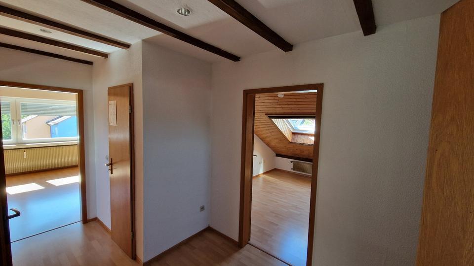 Dachgeschoßwohnung Nürnberg Gebersdorf - 3 Zimmer, 70 m&sup2;, 690&euro; | Angebot:27601963
