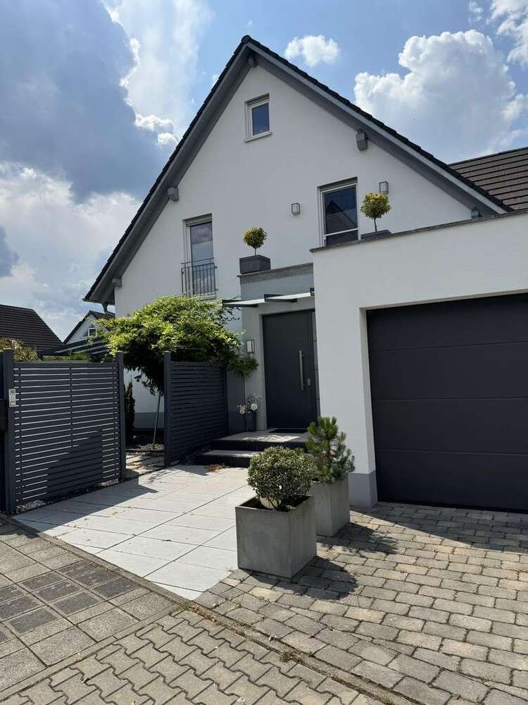 Haus zum Kaufen in Nürnberg 1.275.000 € 220 m²