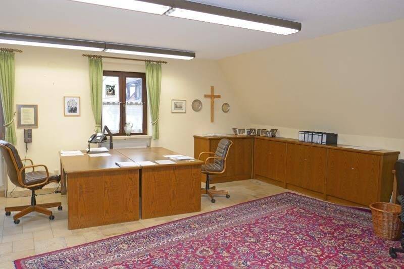 Gewerbeobjekt Schnaittach - 3 Zimmer, 100 m&sup2;, 800&euro; | Angebot:25683951