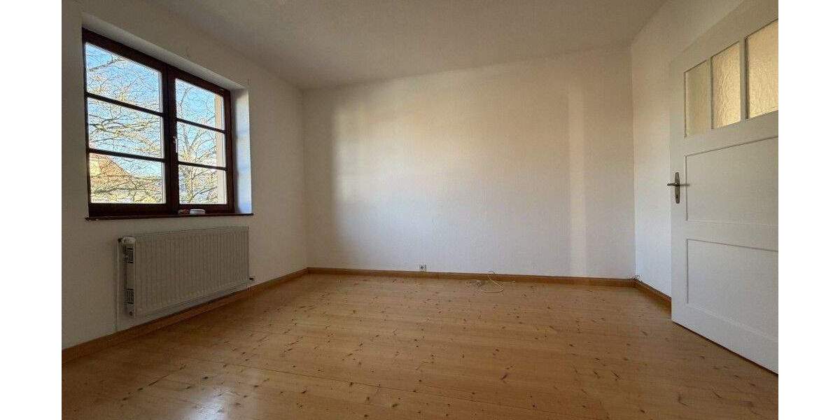 Etagenwohnung Erlangen Innenstadt - 4 Zimmer, 94 m&sup2;, 1.350&euro; | Angebot:25670091