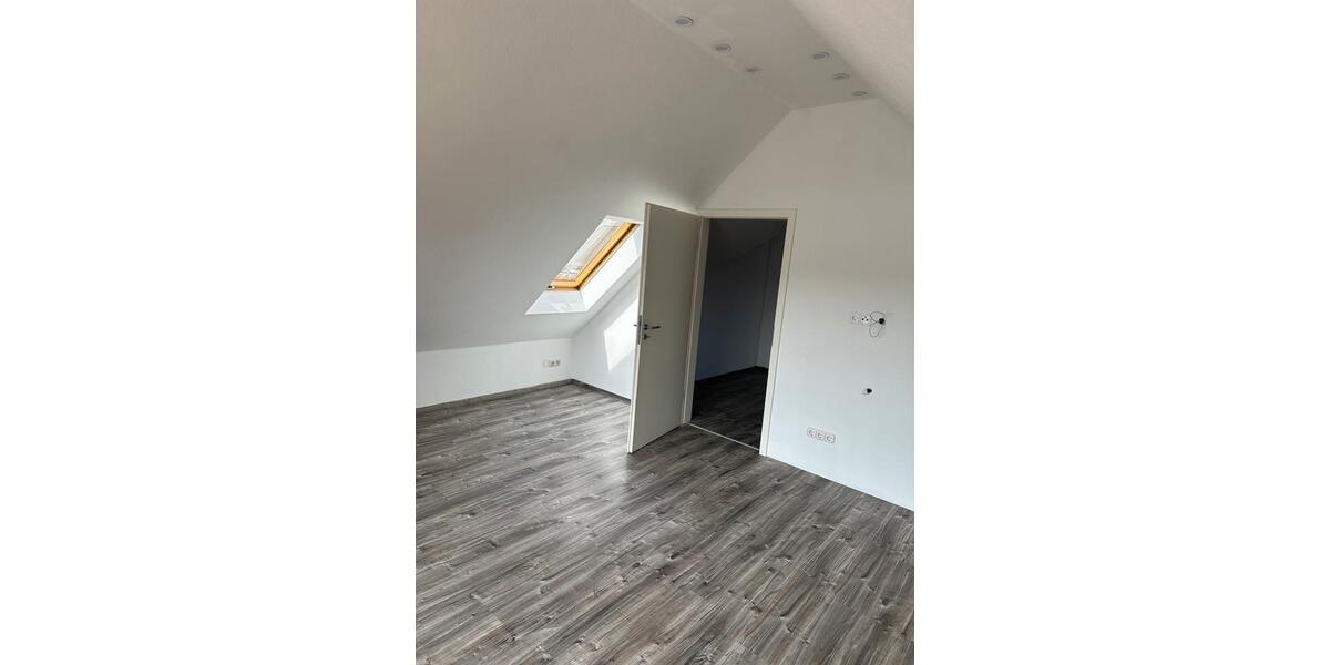 Maisonettenwohnung Heßdorf - 5 Zimmer, 125 m&sup2;, 1.600&euro; | Angebot:26680218