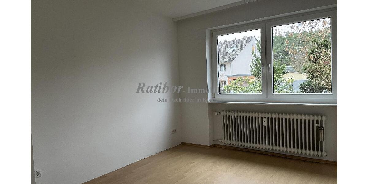 Schön geschnittene 3 Zimmer EG-Wohnung mit großer Terrasse und Garten in ruhiger Wohnlage in RH-Ost 3 zimmer