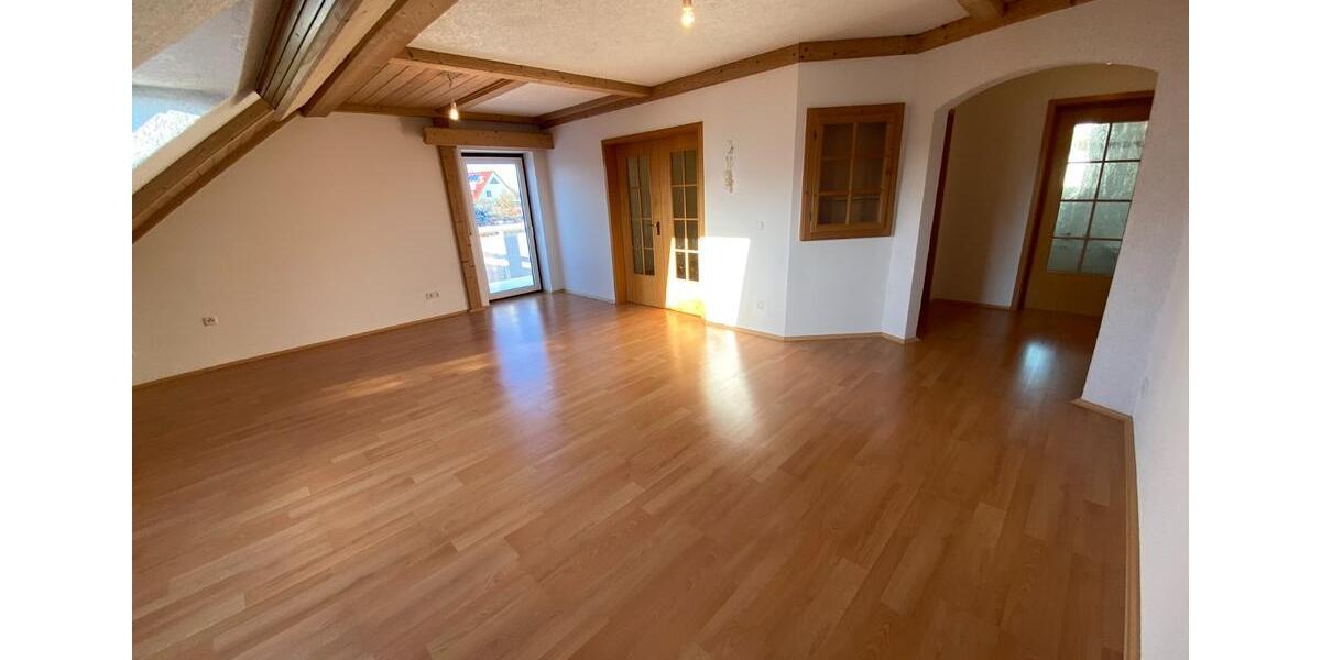 Etagenwohnung Heroldsberg - 3 Zimmer, 94 m&sup2;, 990&euro; | Angebot:25185442