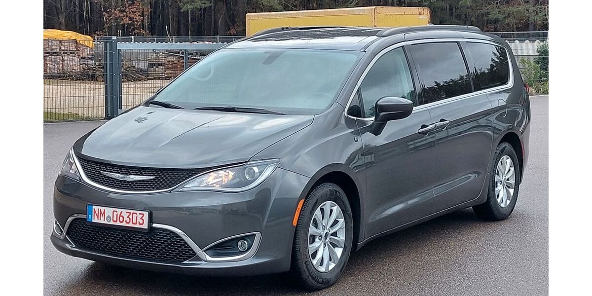 Chrysler Pacifica 146.000 km 18.990 &euro; Postbauer-Heng 92353