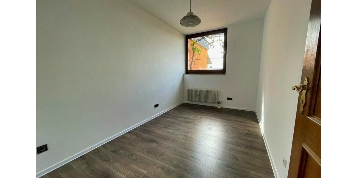 Dachgeschoßwohnung Nürnberg Gaismannshof - 4.5 Zimmer, 127 m&sup2;, 1.650&euro; | Angebot:25143413