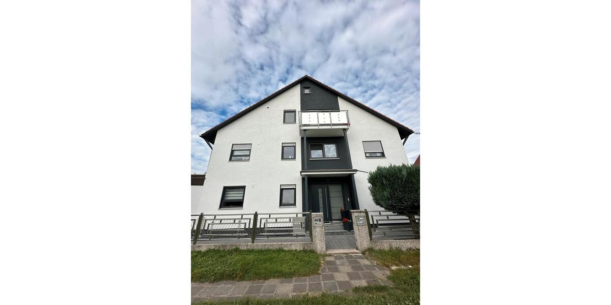 Dachgeschoßwohnung Nürnberg Eibach - 3.5 Zimmer, 79 m&sup2;, 980&euro; | Angebot:25646981