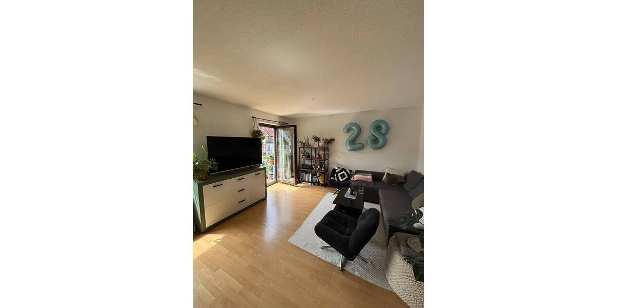 Hübsche 2-Zi.-Wohnung mit Küchenzeile, Südbalkon, TG-Stpl. in Erlangen-Ost, Nähe Berufsschule 2 zimmer