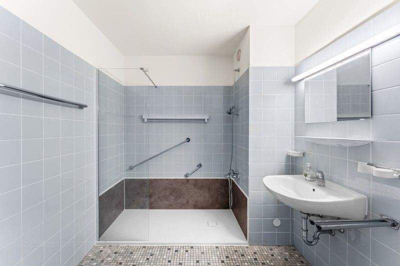 Großzügige Wohnung mit 5,5 Zimmern - Grandioser Ausblick - Zwei Loggien - TG -Stellplatz 5 zimmer