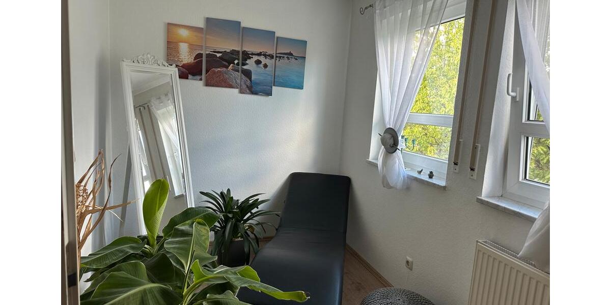 Reihenhaus Roßtal - 6 Zimmer, 127 m&sup2;, 599.000&euro; | Angebot:27299085