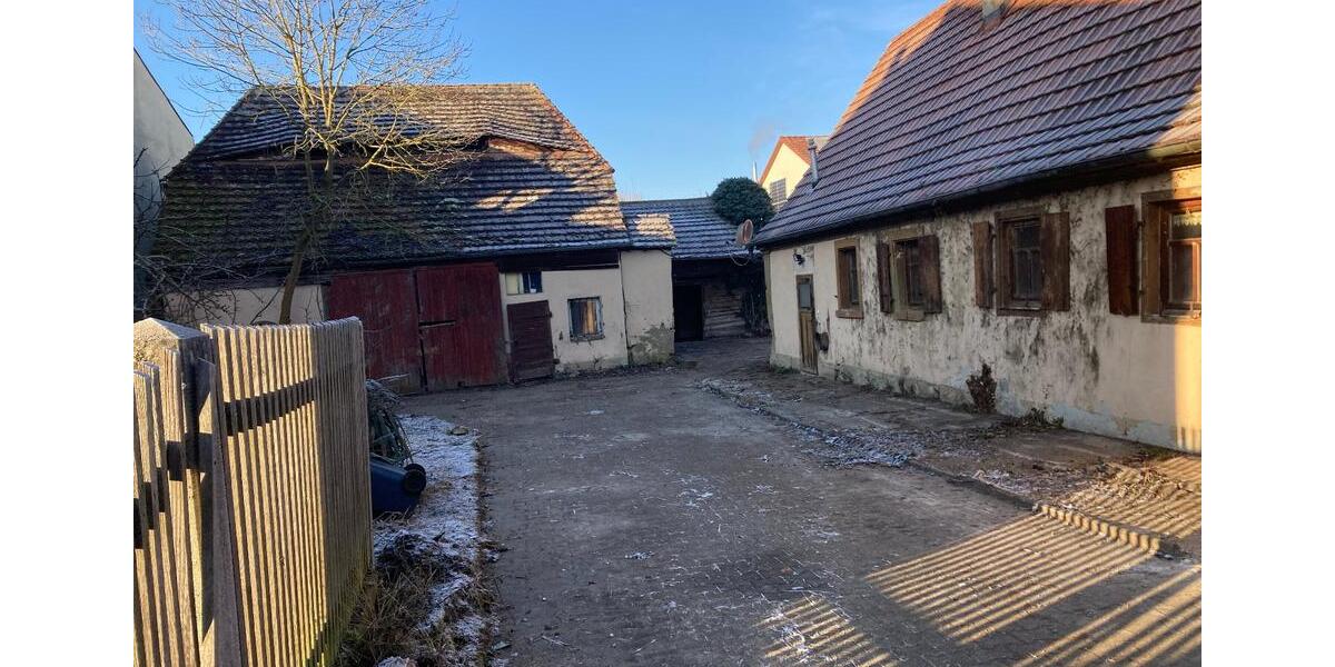 Einfamilienhaus Neuendettelsau - 9 Zimmer, 485 m&sup2;, 340&euro; | Angebot:24716071