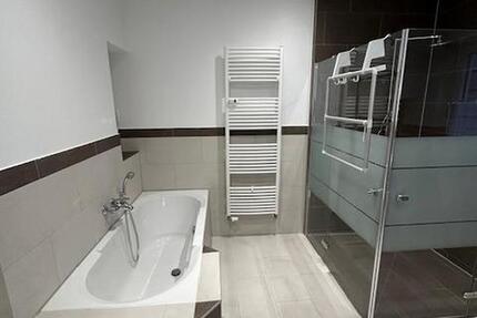 Wunderschön renovierte 2 Zimmer Wohnung 70m² inkl. EBK Gäste WC Luxusbad! 2 zimmer