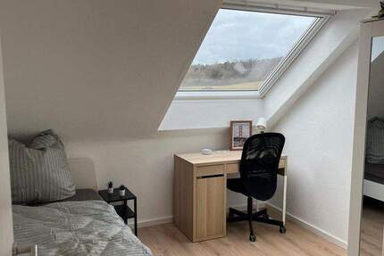 Wohnung Erlangen Sieglitzhof - 4 Zimmer, 15 m&sup2;, 390&euro; | Angebot:25787246