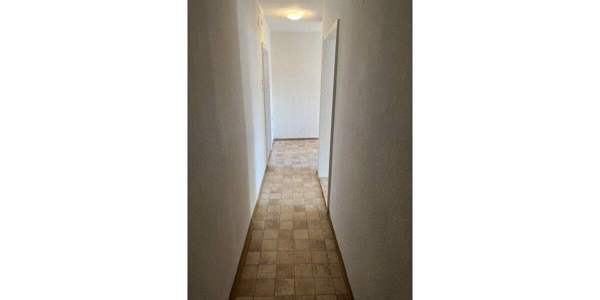 Haus im WEG-Eigentum - 2 Wohnungen - Mit Ausbaupotential - EG vermietet 6 zimmer