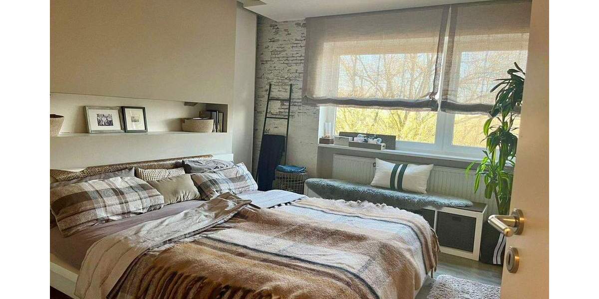 Etagenwohnung Schwabach Limbach - 4 Zimmer, 120 m&sup2;, 1.350&euro; | Angebot:25722359