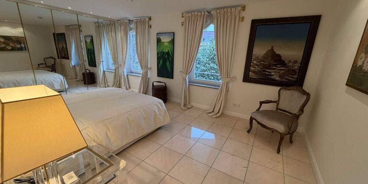 Etagenwohnung Nürnberg Gleißhammer - 4 Zimmer, 208 m&sup2;, 2.200&euro; | Angebot:26502648