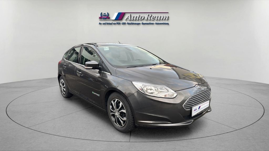 Ford Focus 84.000 km 8.990 &euro; Nürnberg 90431