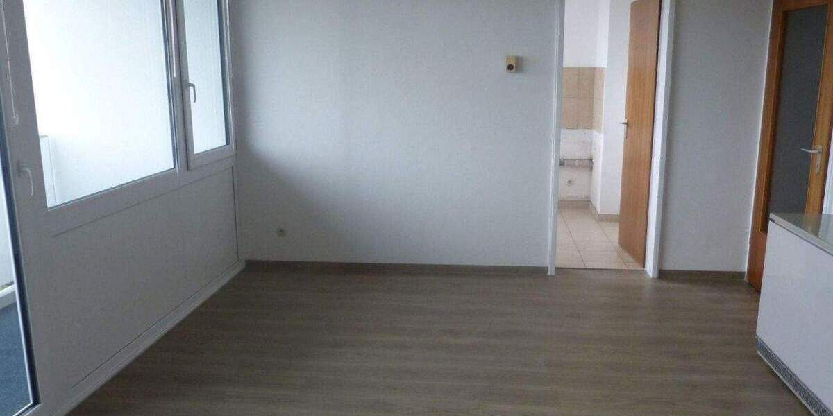 1 Zimmer-Wohnung mit separater Küche und Balkon im 7. OG (Aufzug) in einem gepflegten Mehrfamilienhaus in Stein 1 zimmer