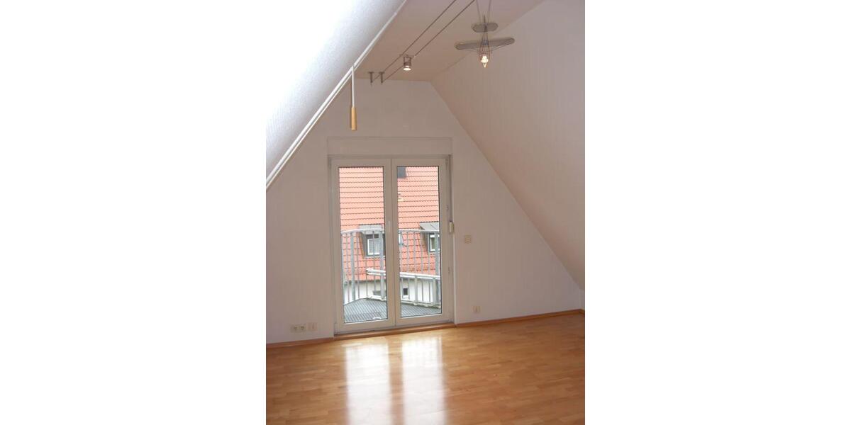 Traum Maisonettewohnung teilmöbliert mit 3 Balkonen, Einbauküche 3 zimmer