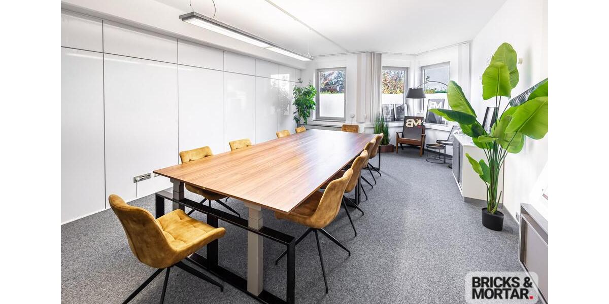 PROVISIONSFREI: Gut geschnittenes Büro im EG mit 2 TG-Stellplätzen zimmer