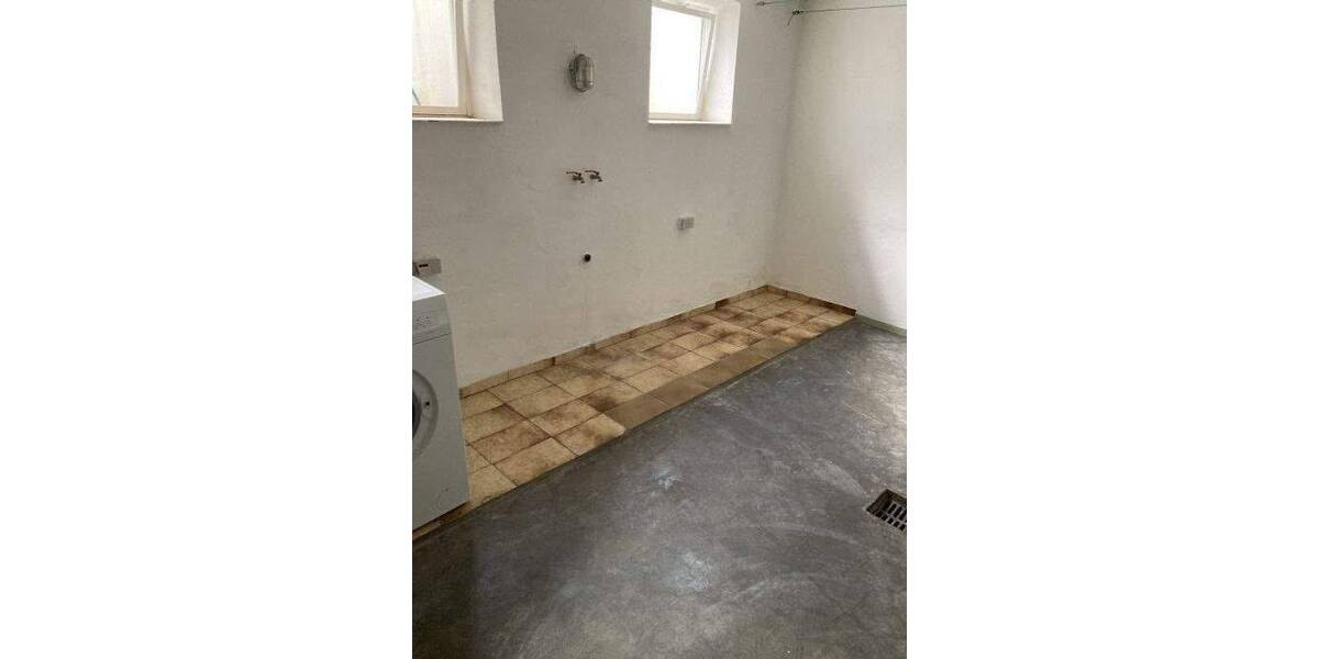Etagenwohnung Erlangen Hüttendorf - 3 Zimmer, 100 m&sup2;, 950&euro; | Angebot:26841804