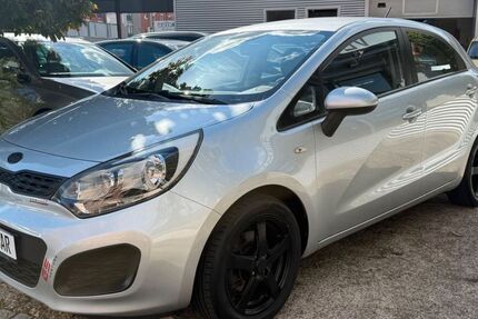 Kia Rio 158.000 km 3.980 &euro; Fürth 90763