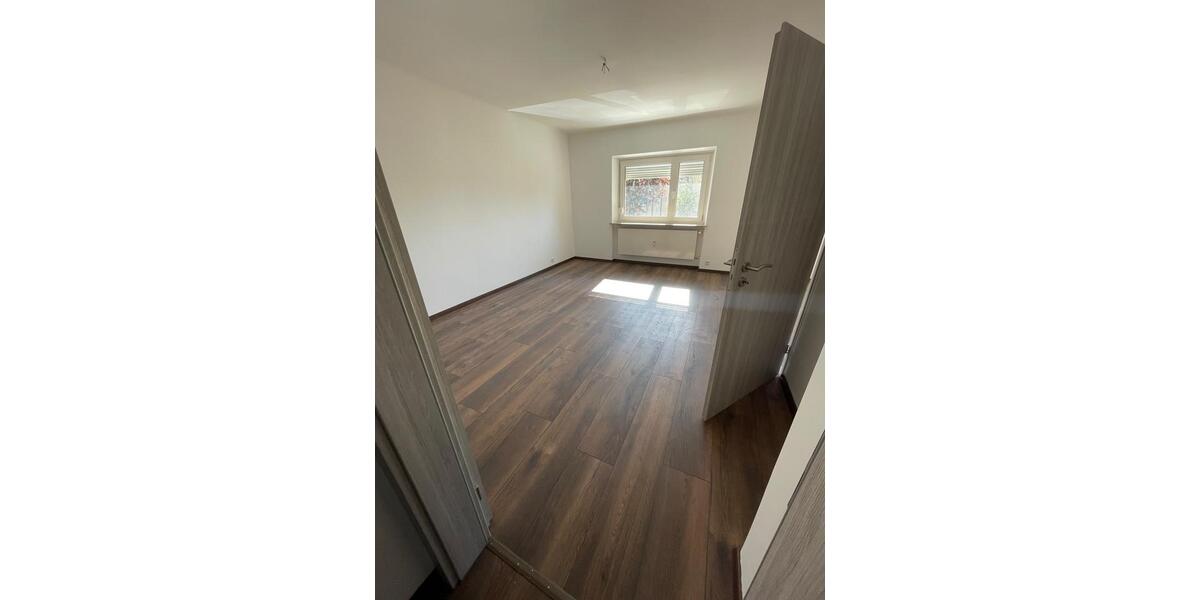 Etagenwohnung Nürnberg Gaismannshof - 3 Zimmer, 80 m&sup2;, 1.000&euro; | Angebot:27576693