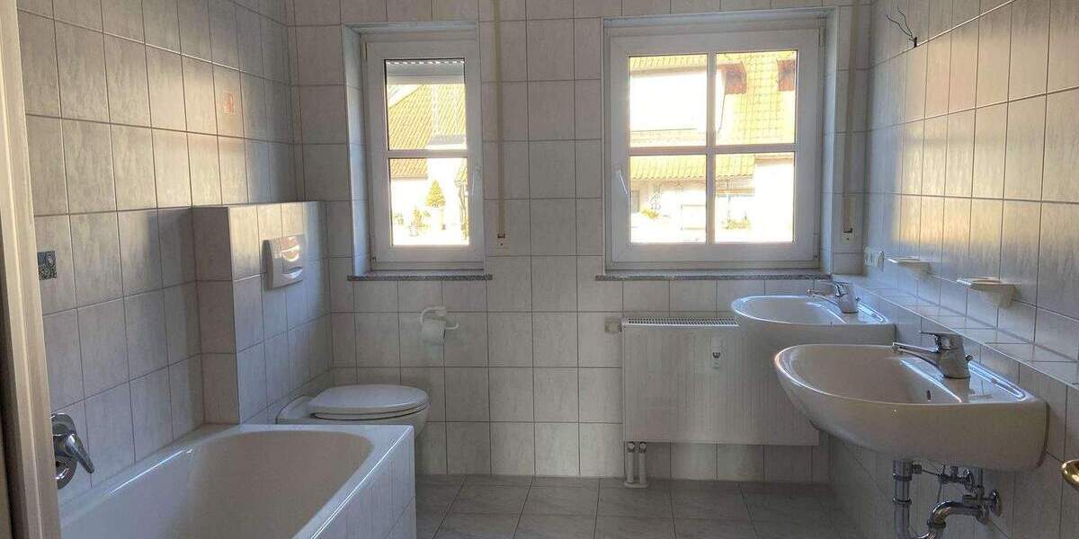 Etagenwohnung Heroldsbach Oesdorf - 4 Zimmer, 127 m&sup2;, 1.075&euro; | Angebot:24669734