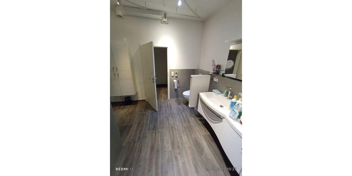 Ihr neues Investment in Büchenbach Moderne Werkhalle mit großzügiger Wohnung zimmer