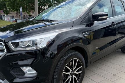 Ford Kuga 127.160 km 12.499 &euro; Fürth 90763