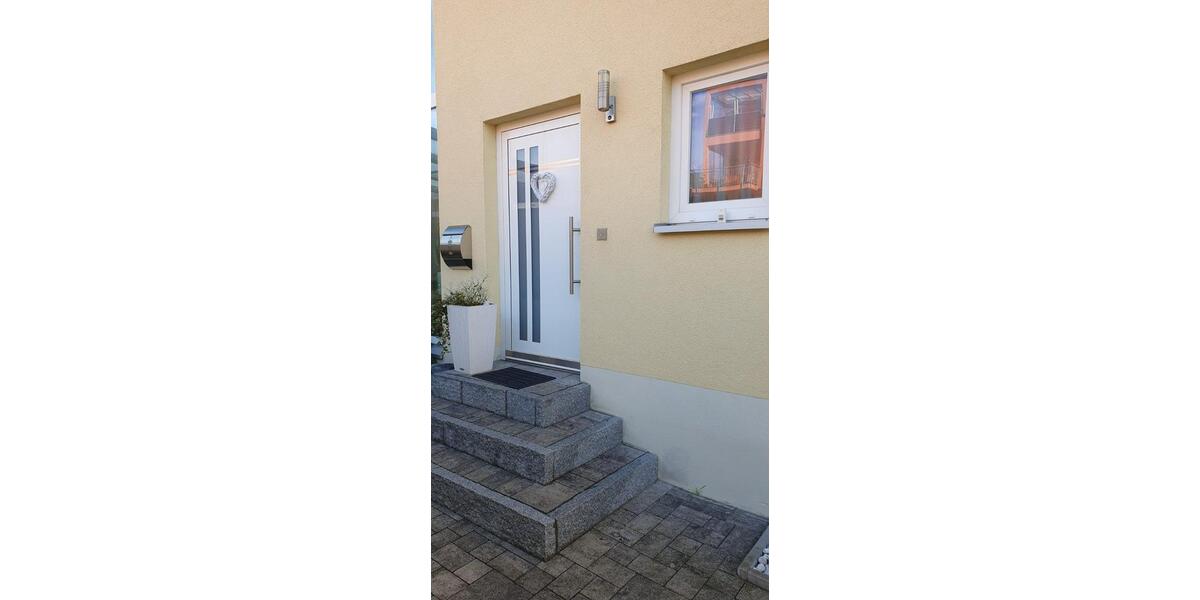 Gepflegte Doppelhaushälfte in Herzogenaurach Herzo Base ohne Makl 4 zimmer