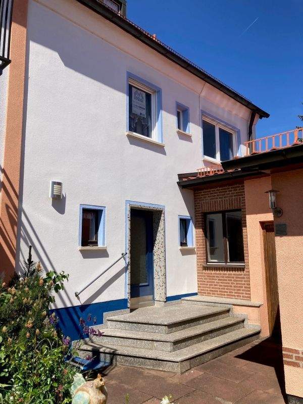 Großzügige Doppelhaushälfte zum Sanieren in Neunkirchen sucht kreative Köpfe 5 zimmer