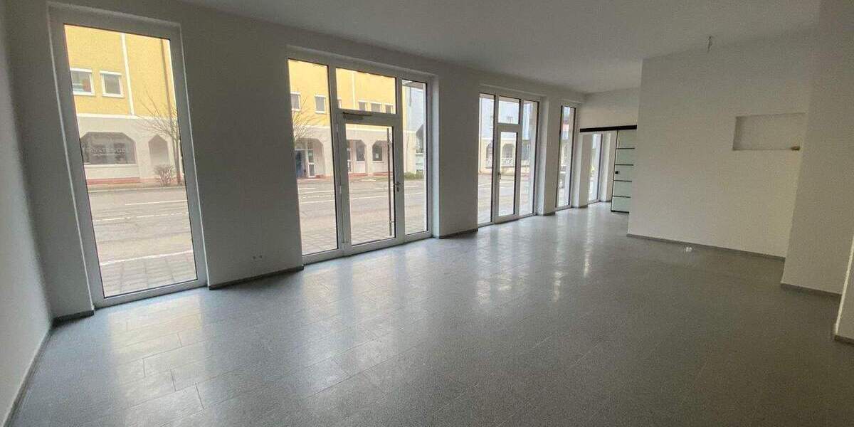 Gewerbeobjekt Lauf an der Pegnitz Lauf - 2 Zimmer, 90 m&sup2;, 330.000&euro; | Angebot:25731984