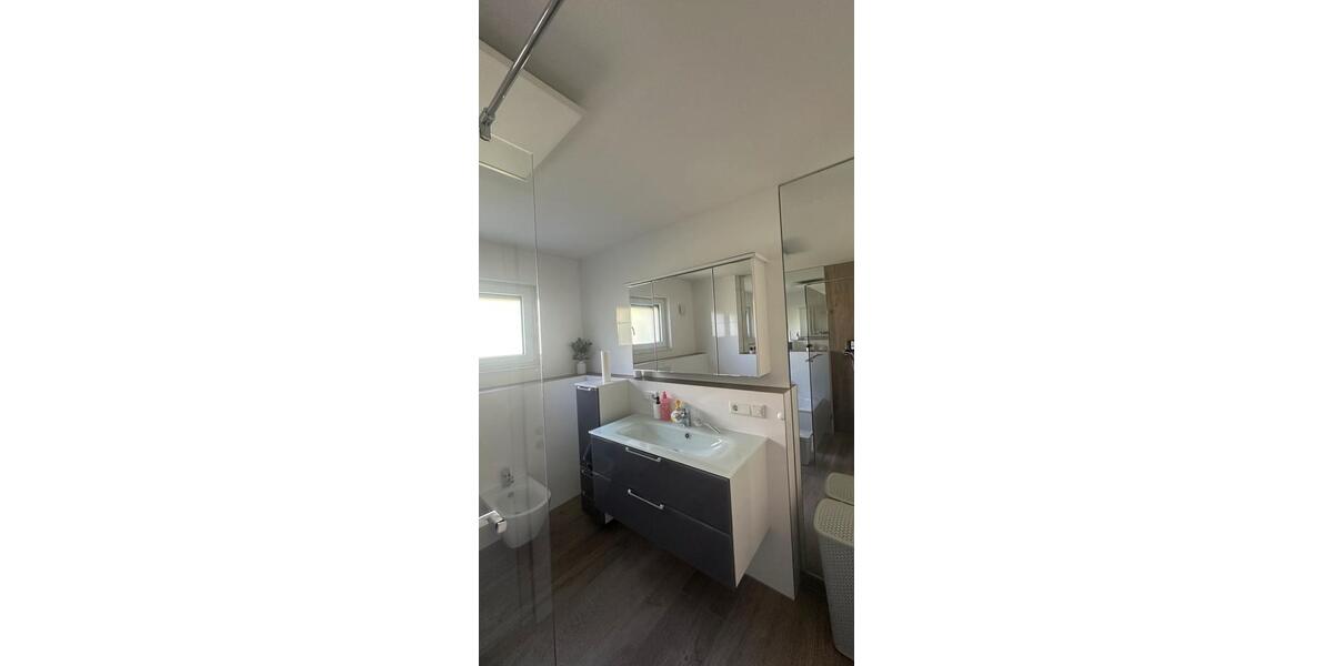 Etagenwohnung Nürnberg Kleinweidenmühle - 3 Zimmer, 90 m&sup2;, 1.800&euro; | Angebot:26385711