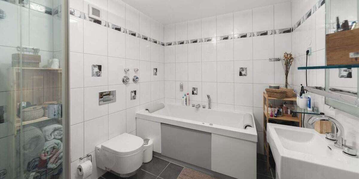 Top Lage! Zentrale 3-Zimmer-Wohnung mit Stellplatz - sofort verfügbar 3 zimmer