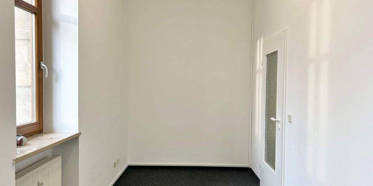 ***REPRÄSENTATIVE LADENEINHEIT *** IN BESTER LAGE AM MARKTPLATZ IN LAUF 3 zimmer