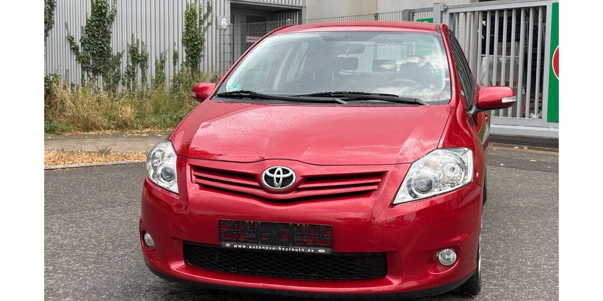 Toyota Auris 146.000 km 4.490 &euro; Fürth 90763