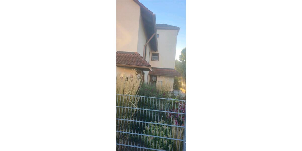 Top renoviert in Ruhige lage in 3 Stück Werk geteilte Wohnung 3 zimmer