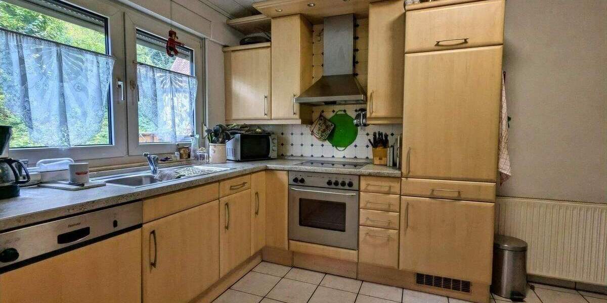 Mehrfamilienhaus, Wohnhaus Roßtal - 7 Zimmer, 183 m&sup2;, 555.000&euro; | Angebot:25227903