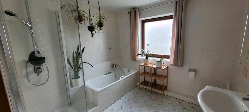 Doppelhaushälfte Roth - 6 Zimmer, 156 m&sup2;, 1.800&euro; | Angebot:26403436