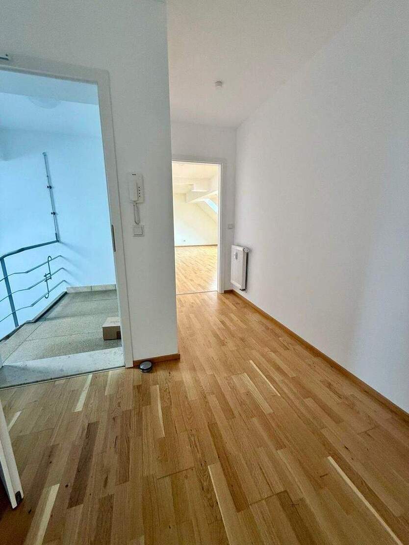 Wunderschöne helle 3 Zi.-Dachgeschoss-Whg. inkl. offener Einbauküche 3 zimmer